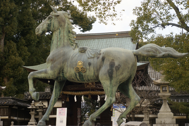 馬の銅像の画像