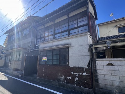 三津の渡し近く、趣ある元旅館