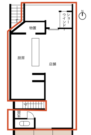 大通りに面した３階建てビル。元うどん屋１階部分の間取り